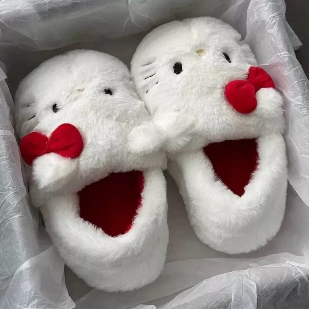 Sanrio Hello Kitty Plush Warm Non-slip Slippers Ladies US size 7.5 to 8